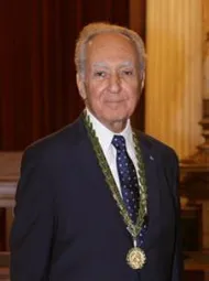 Headshot of Kitromilidis