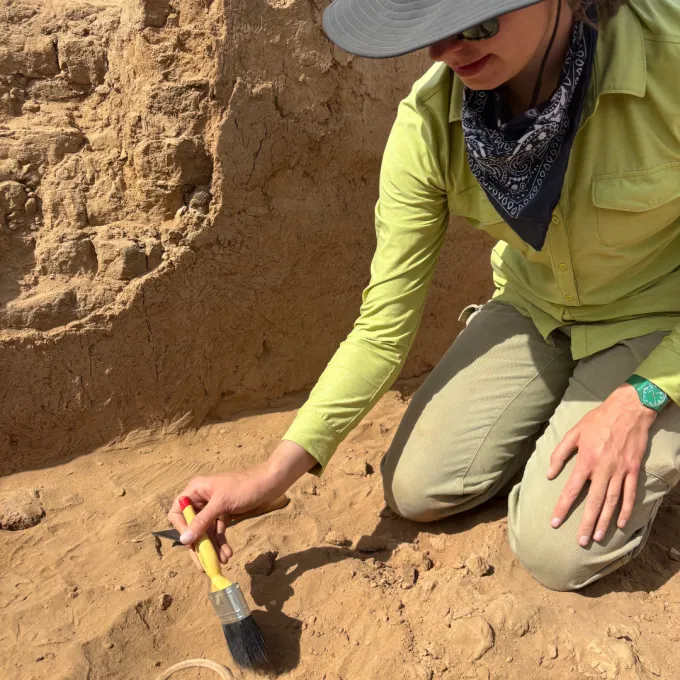 Lyman uncovering ceramic vessels